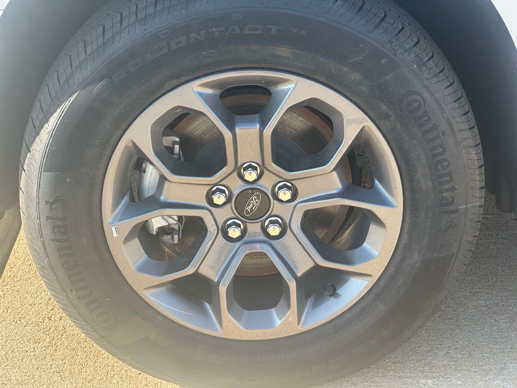 New 2025 Space White Metallic Ford XLT image 5