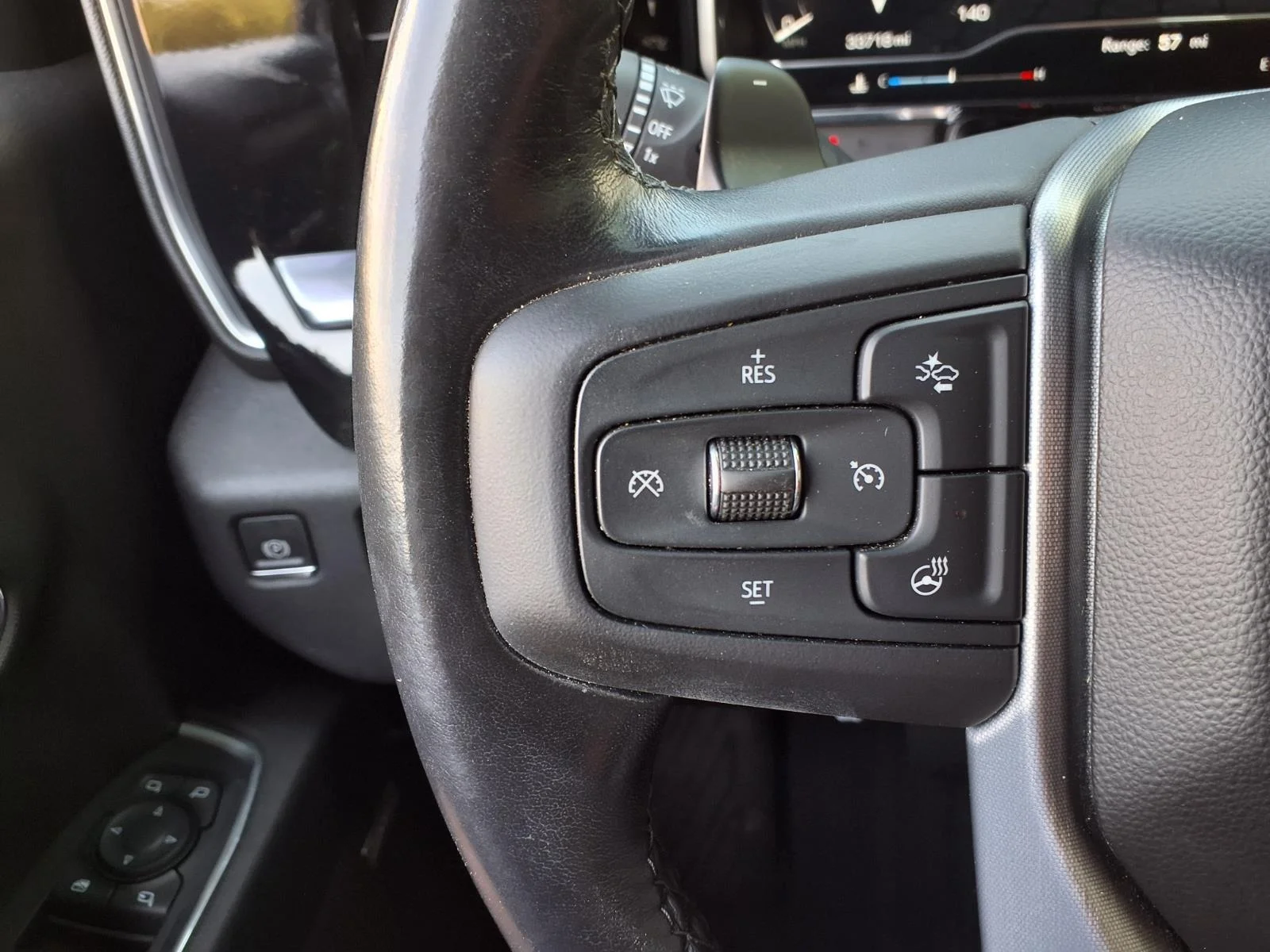 Used 2023 Onyx Black GMC SLT image 11