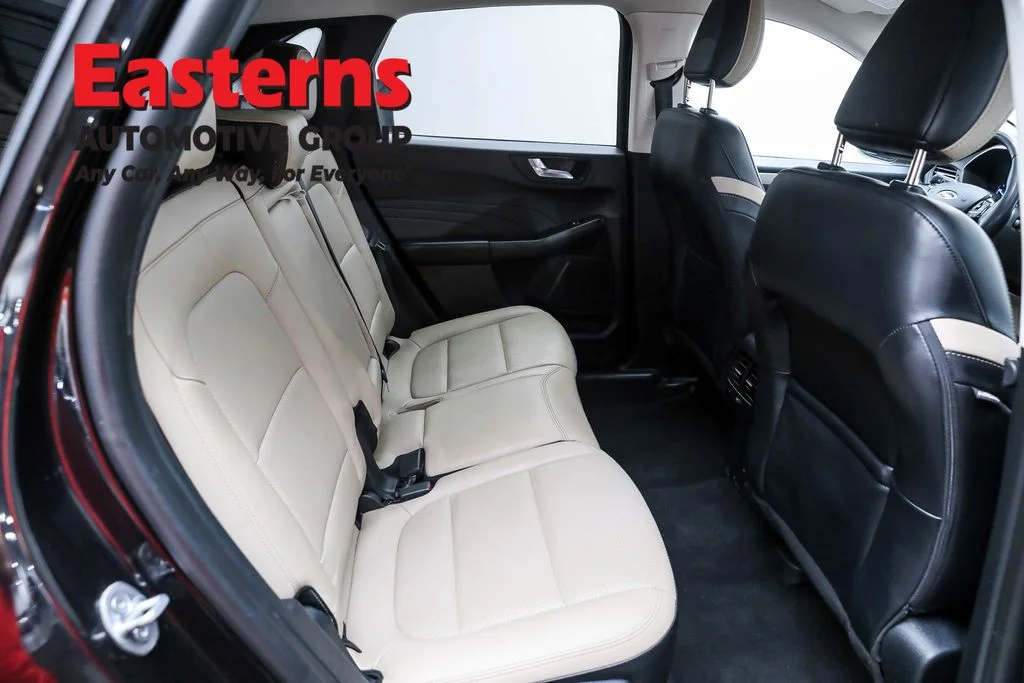 Used 2021 Black Ford SEL image 23