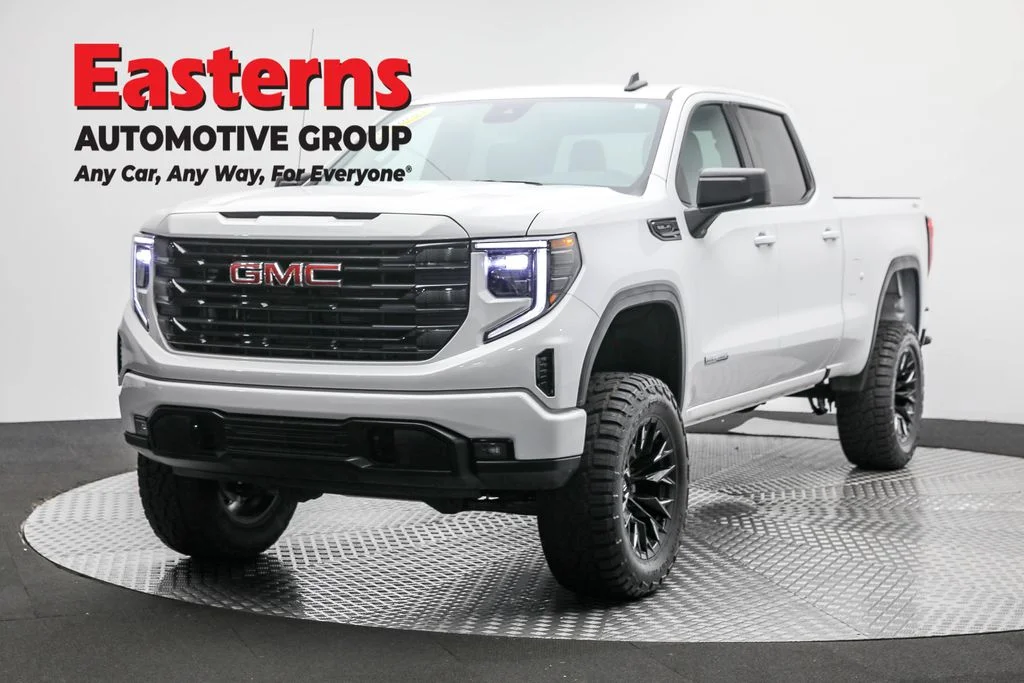 Used 2025 White GMC Elevation image 1