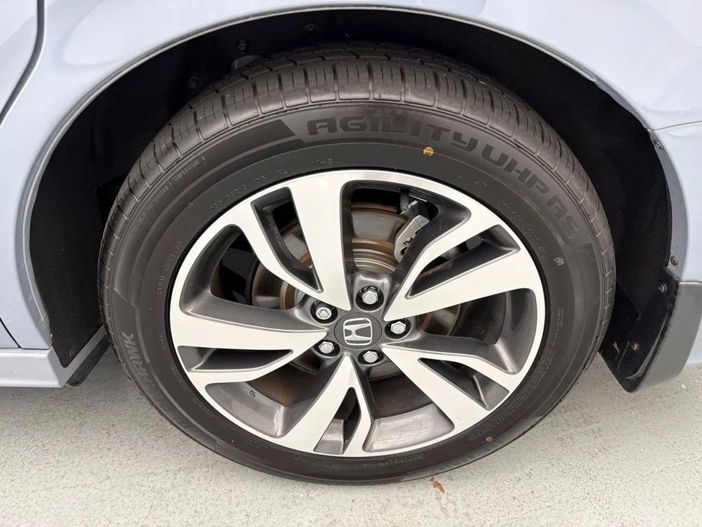 Used 2023 Gray Honda Touring image 7