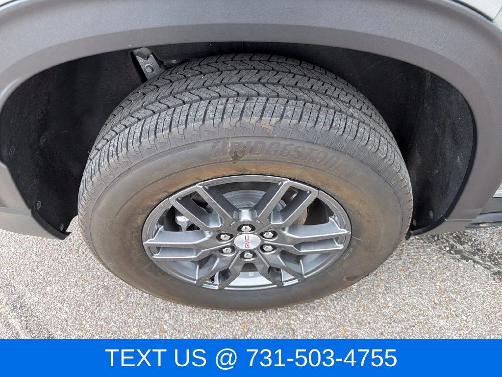 Used 2025 Silver GMC Elevation image 28