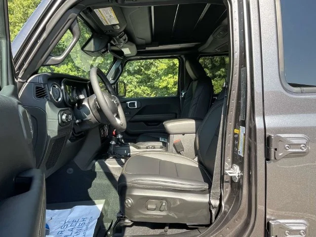 New 2027 Gray Jeep Sahara image 19