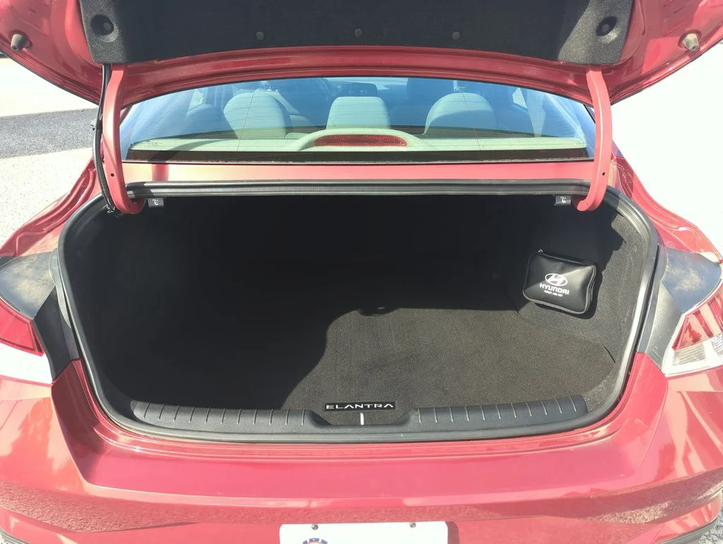 Used 2023 Red Hyundai SEL image 29