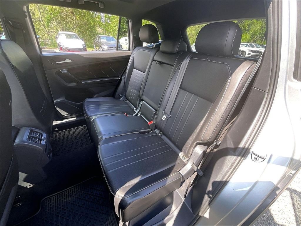 Used 2023 Silver Volkswagen 2.0T SE R-Line Black image 15