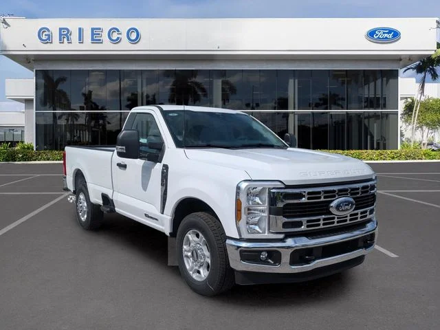 2026 Ford Super Duty F-350® XLT