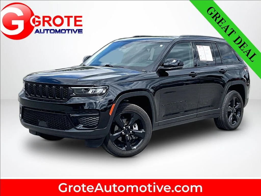 Used 2023 Black Jeep Altitude X image 1