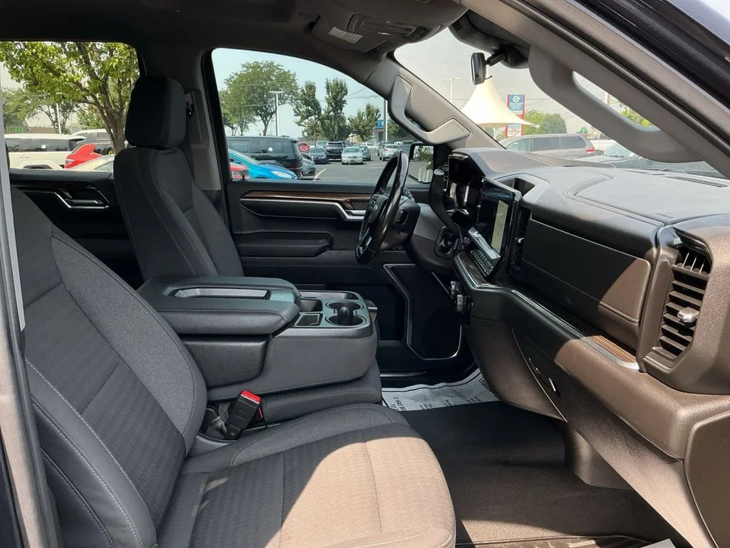 Used 2022 Gray Chevrolet LT image 25