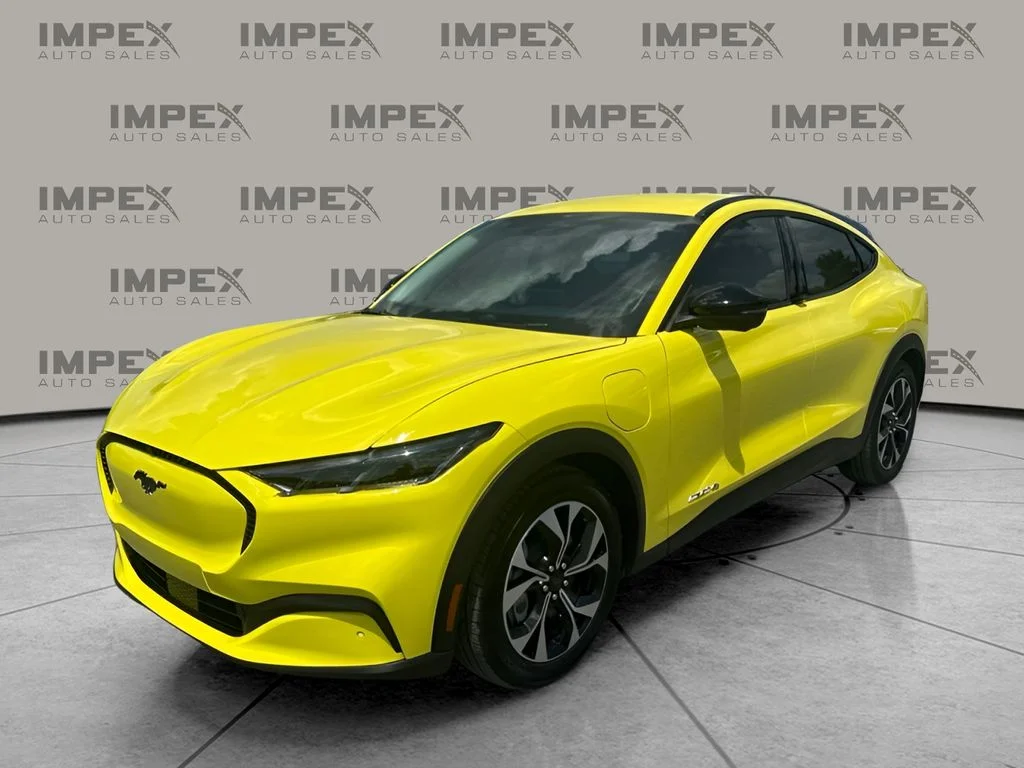 Used 2025 Yellow Ford Select image 1