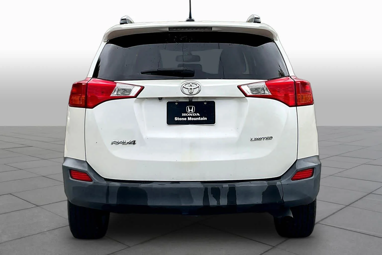 Used 2014 Blizzard Pearl Toyota Limited image 4