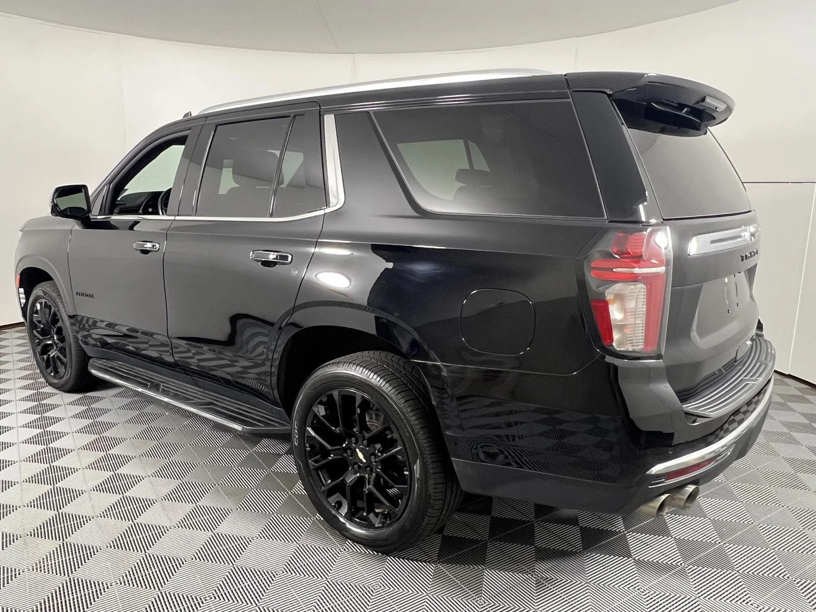 Used 2023 Black Chevrolet Premier image 9
