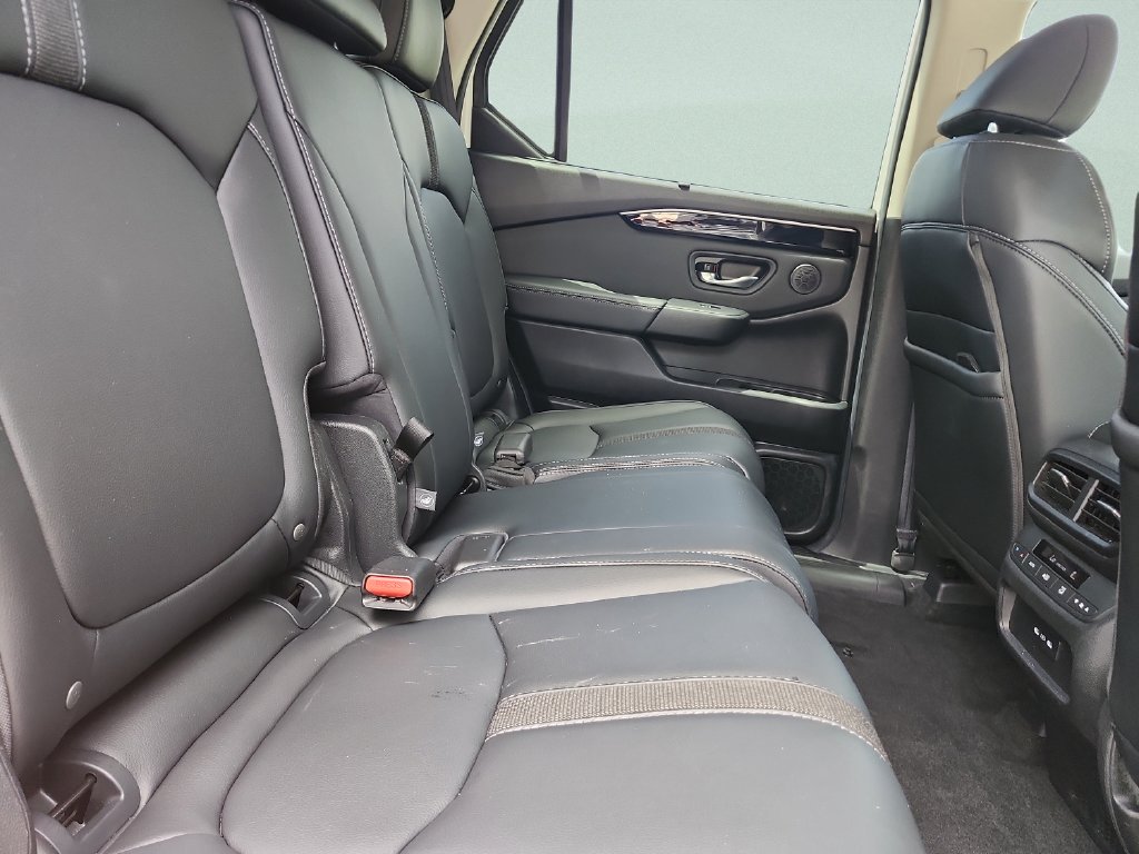 Used 2025  Honda EX-L image 31