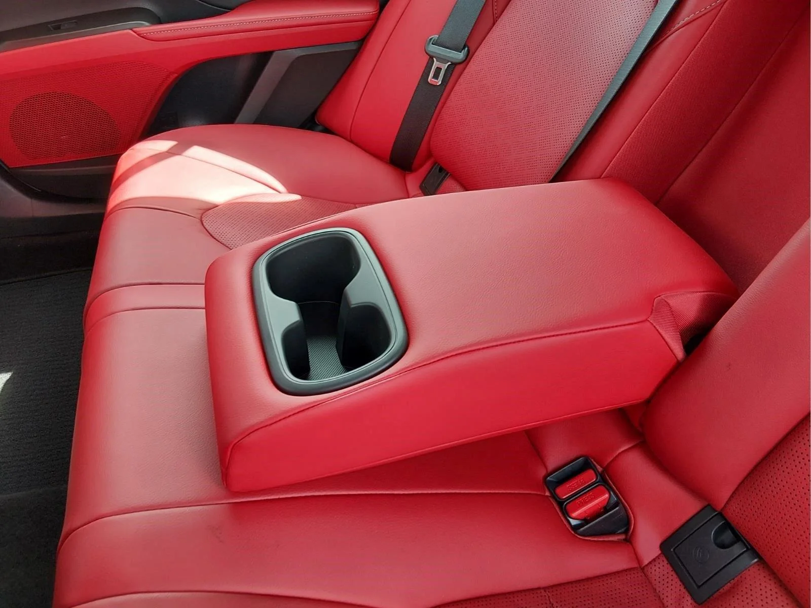 Used 2021 Wind Chill Pearl Toyota XSE image 20