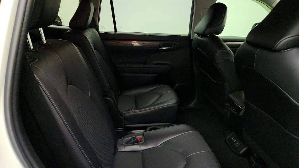 Used 2023 Wind Chill Pearl Toyota Limited-L4T AWD image 23