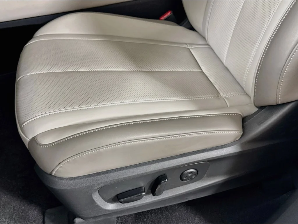 Certified Used 2027 White INFINITI PURE image 26