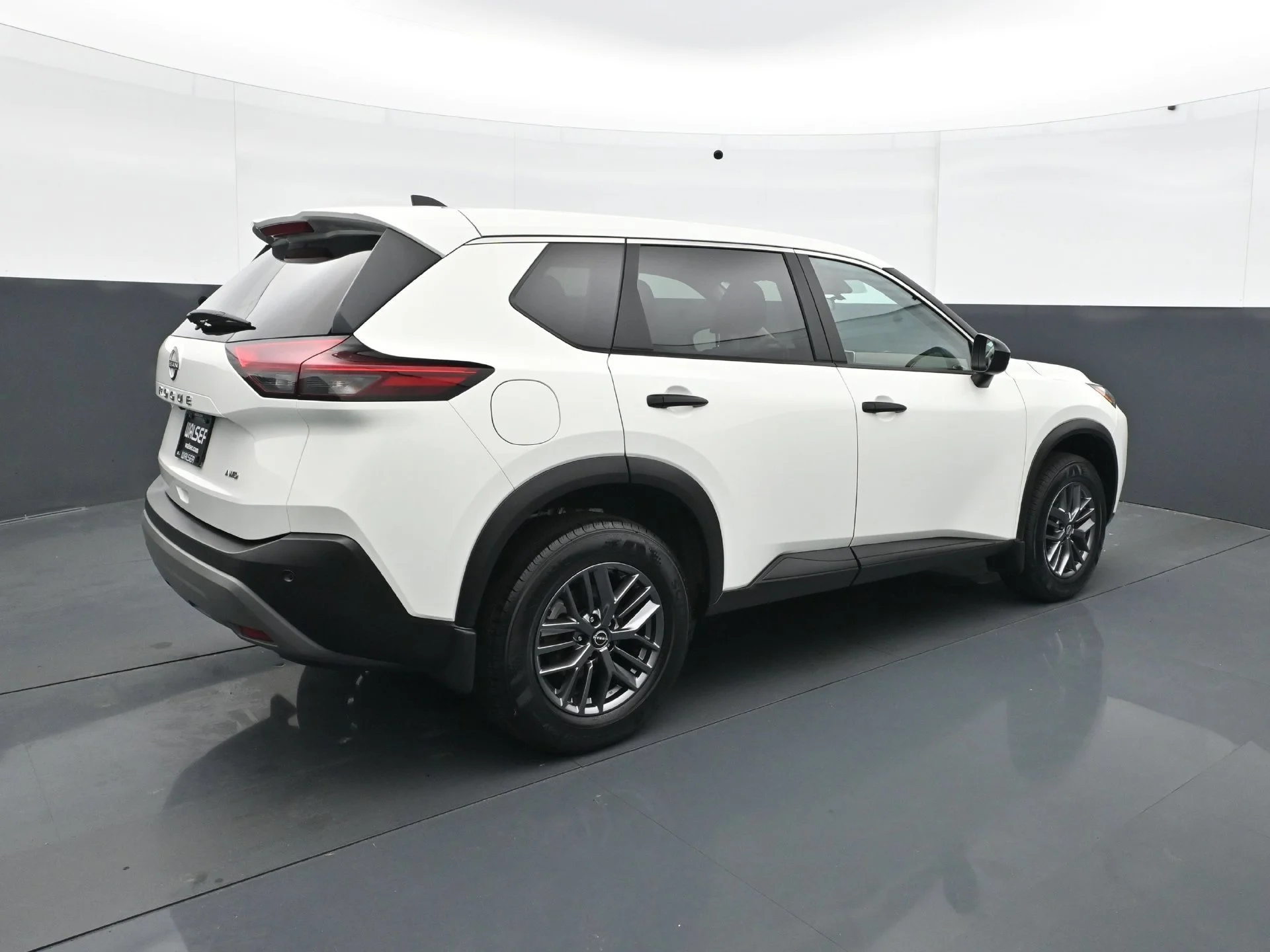 Used 2023 Glacier White Nissan S image 7