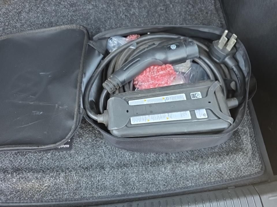 Certified Used 2023 Pure White Volkswagen Pro image 9
