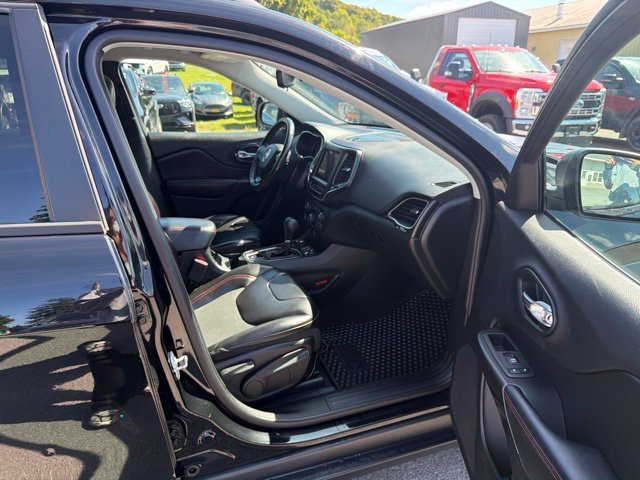 Used 2019 Black Jeep Trailhawk image 33