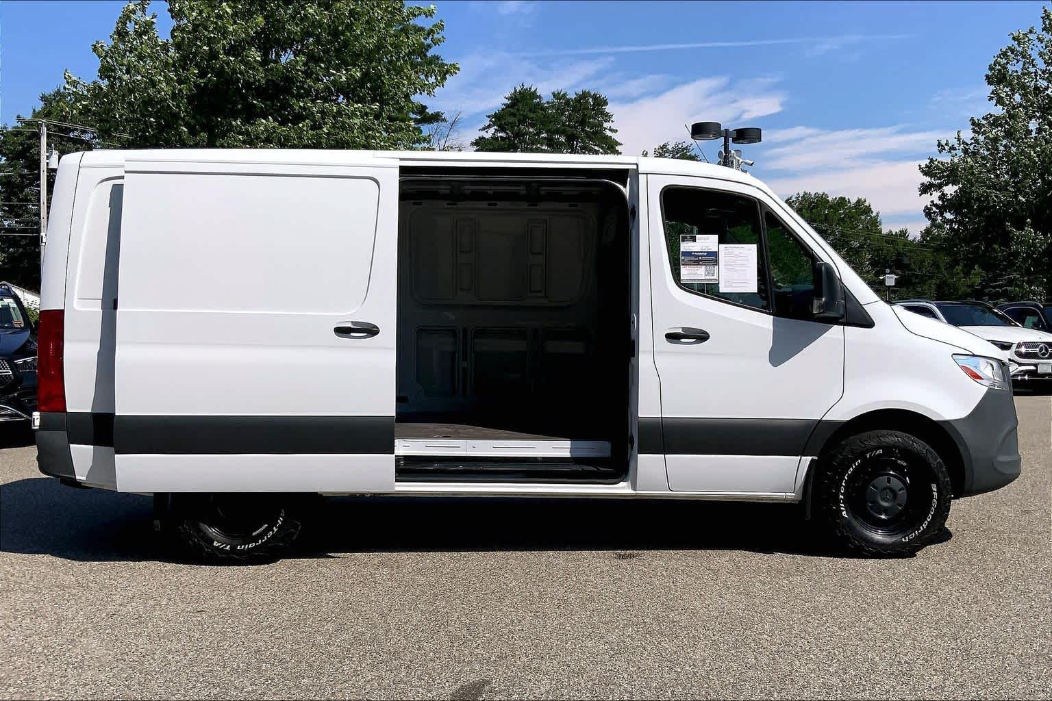 Used 2022 Arctic White Mercedes-Benz  image 35