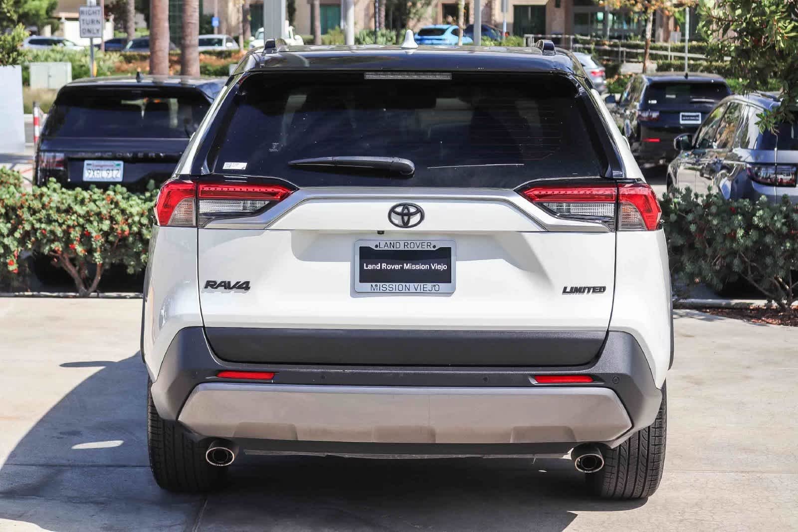 Used 2020 Blizzard Pearl Toyota Limited image 5
