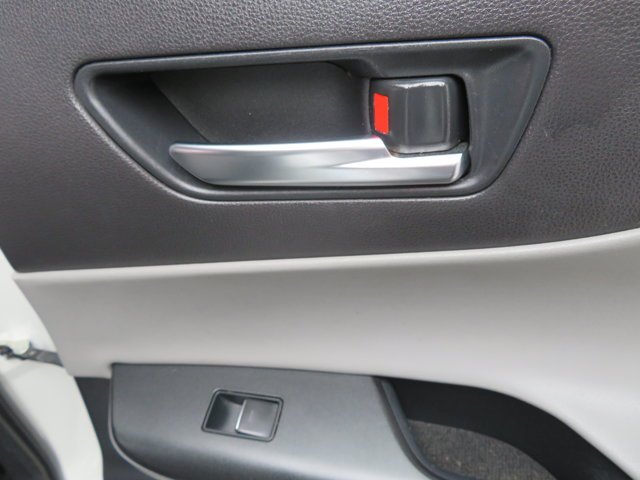 Used 2022 Blizzard Pearl Toyota LE image 14