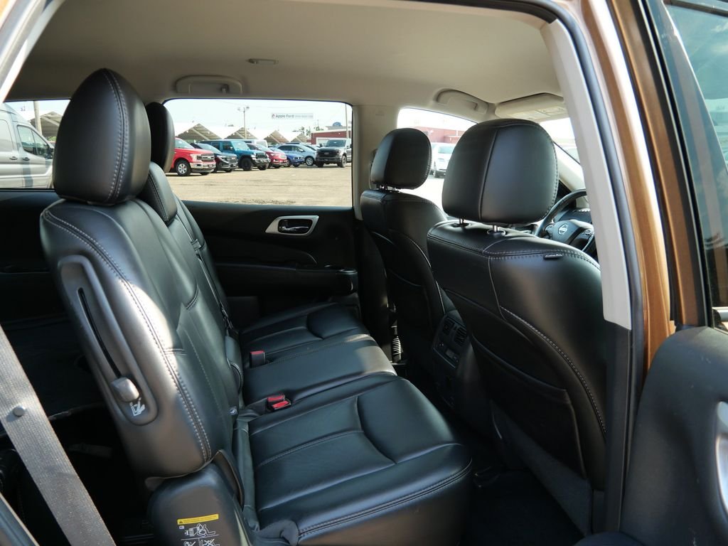 Used 2017 Beige Nissan SL image 12