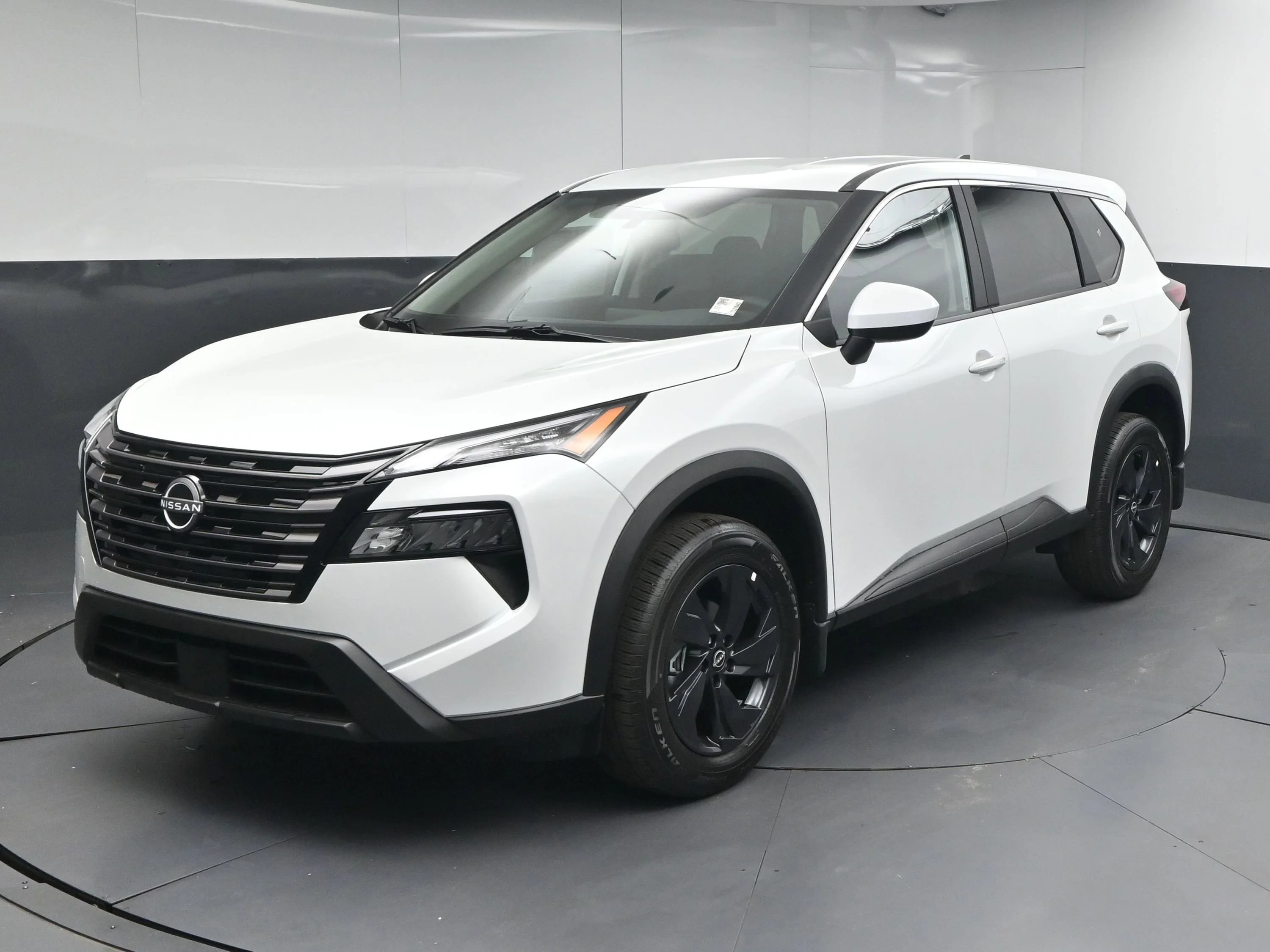 New 2026 Everest White Pearl TriCoat Nissan SV image 3