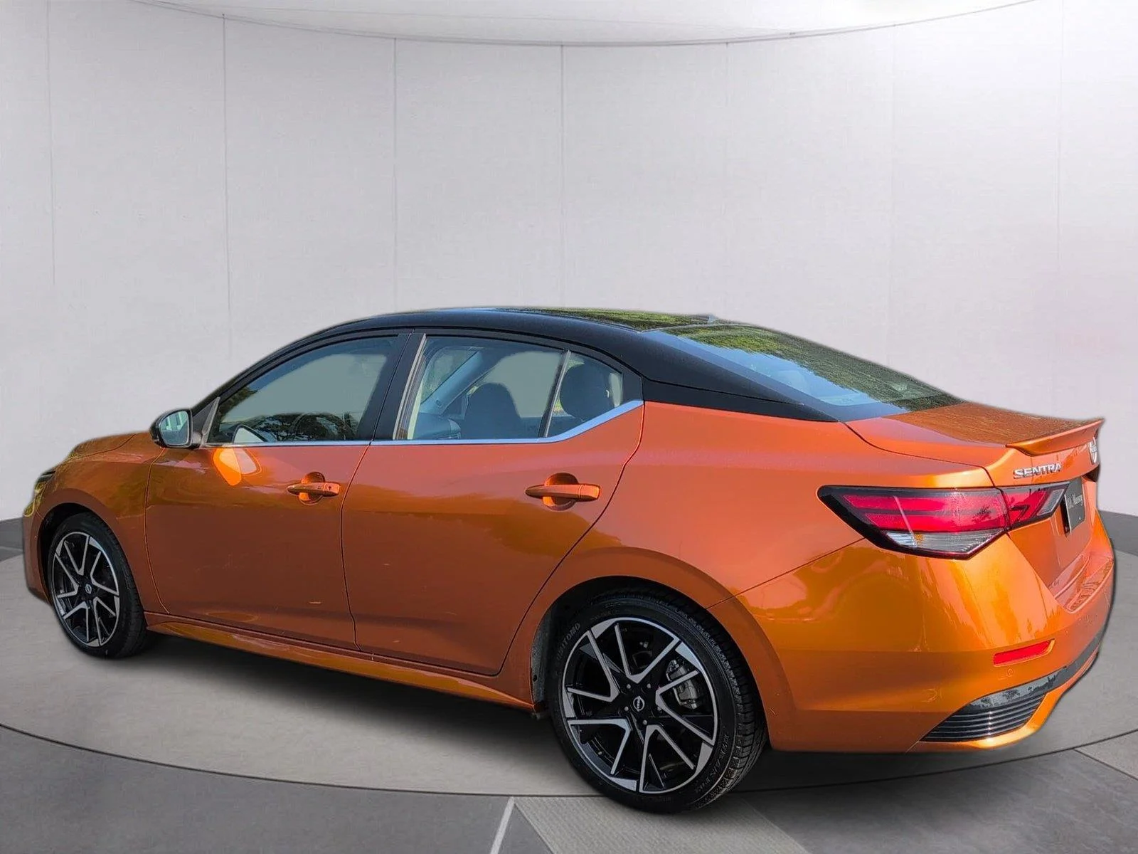 Used 2025 Monarch Orange Metallic/Super Black Nissan SR image 5