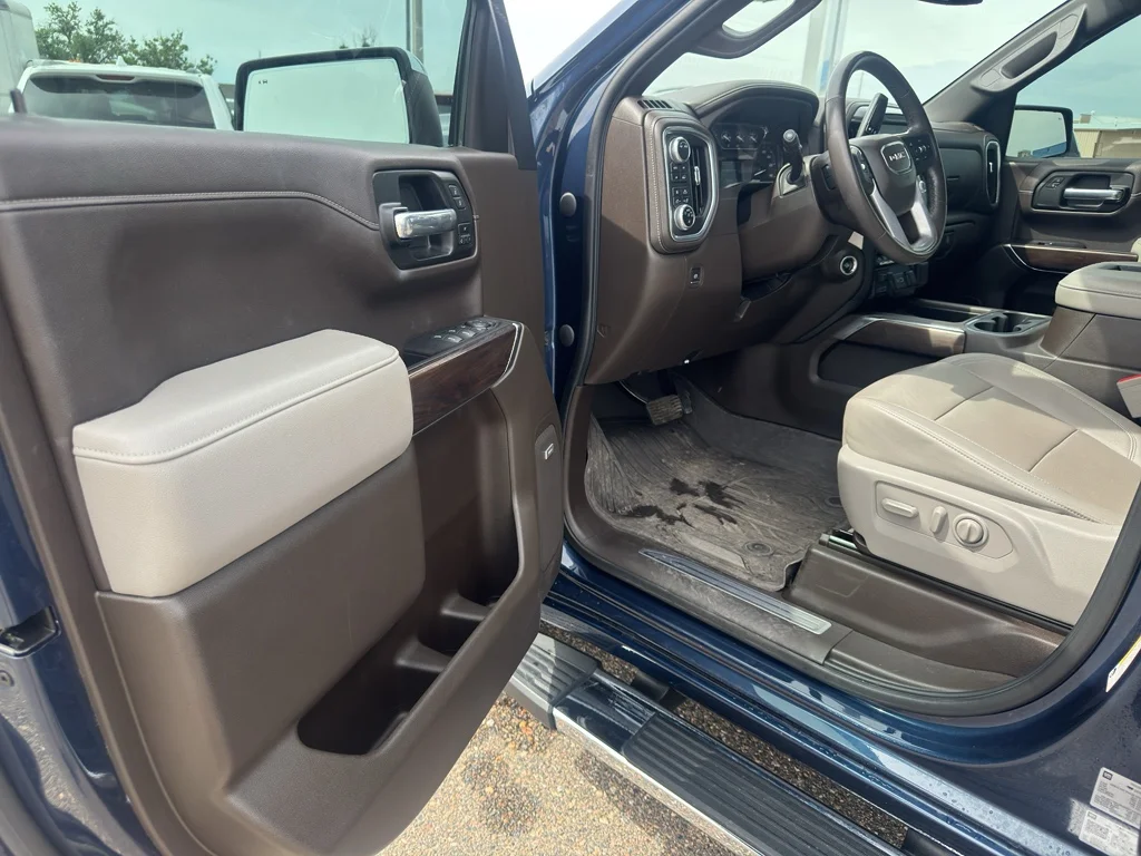 Used 2021 Pacific Blue Metallic GMC SLT image 11