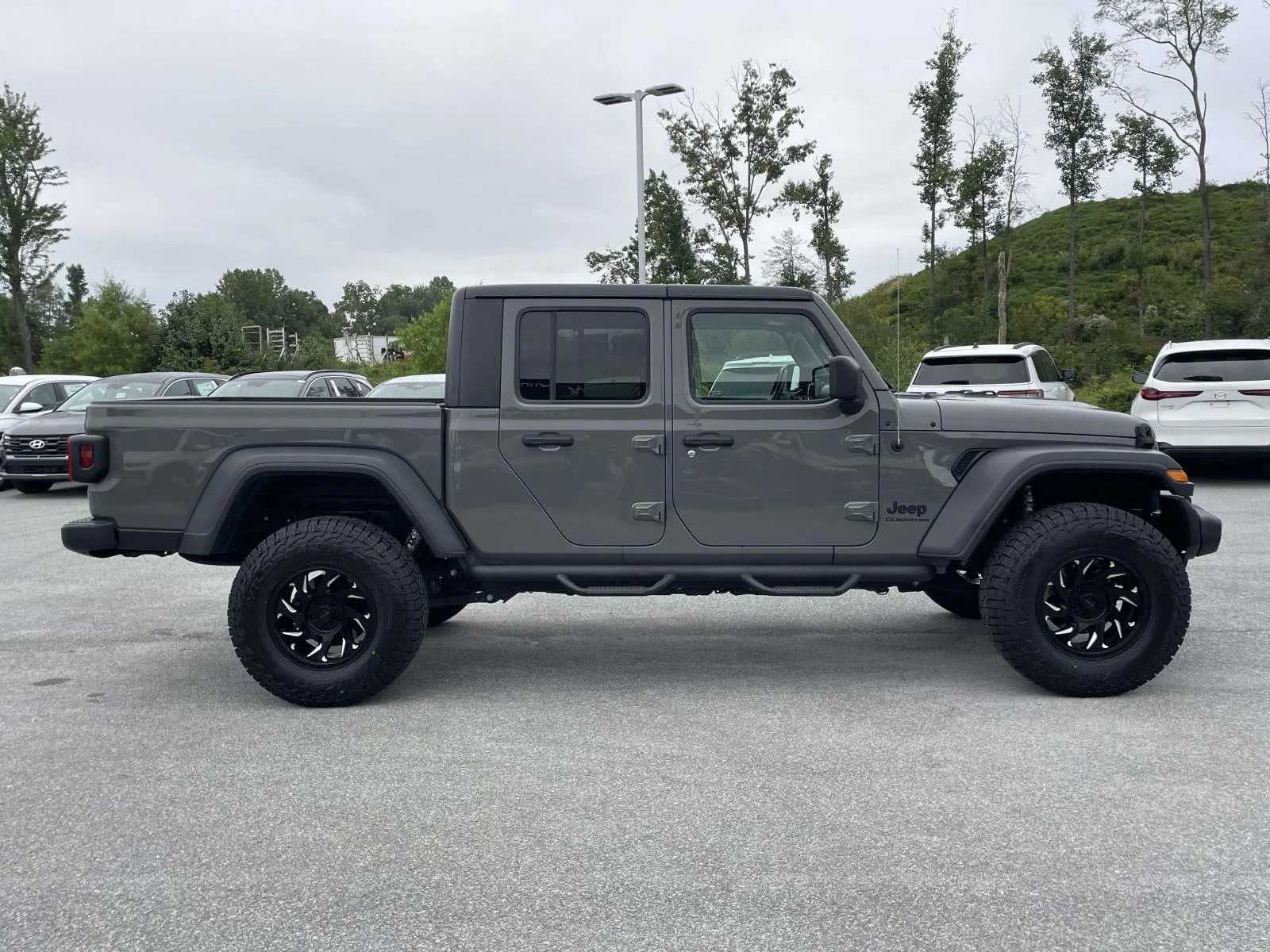 Used 2020 Sting-Gray Clearcoat Jeep Sport S image 28