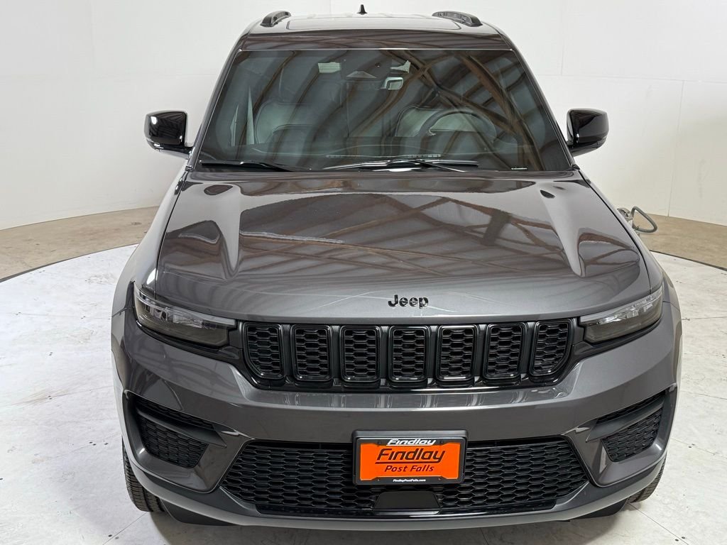 New 2025 Baltic Gray Metallic Clear-Coat Exterior Paint Jeep Altitude X image 2