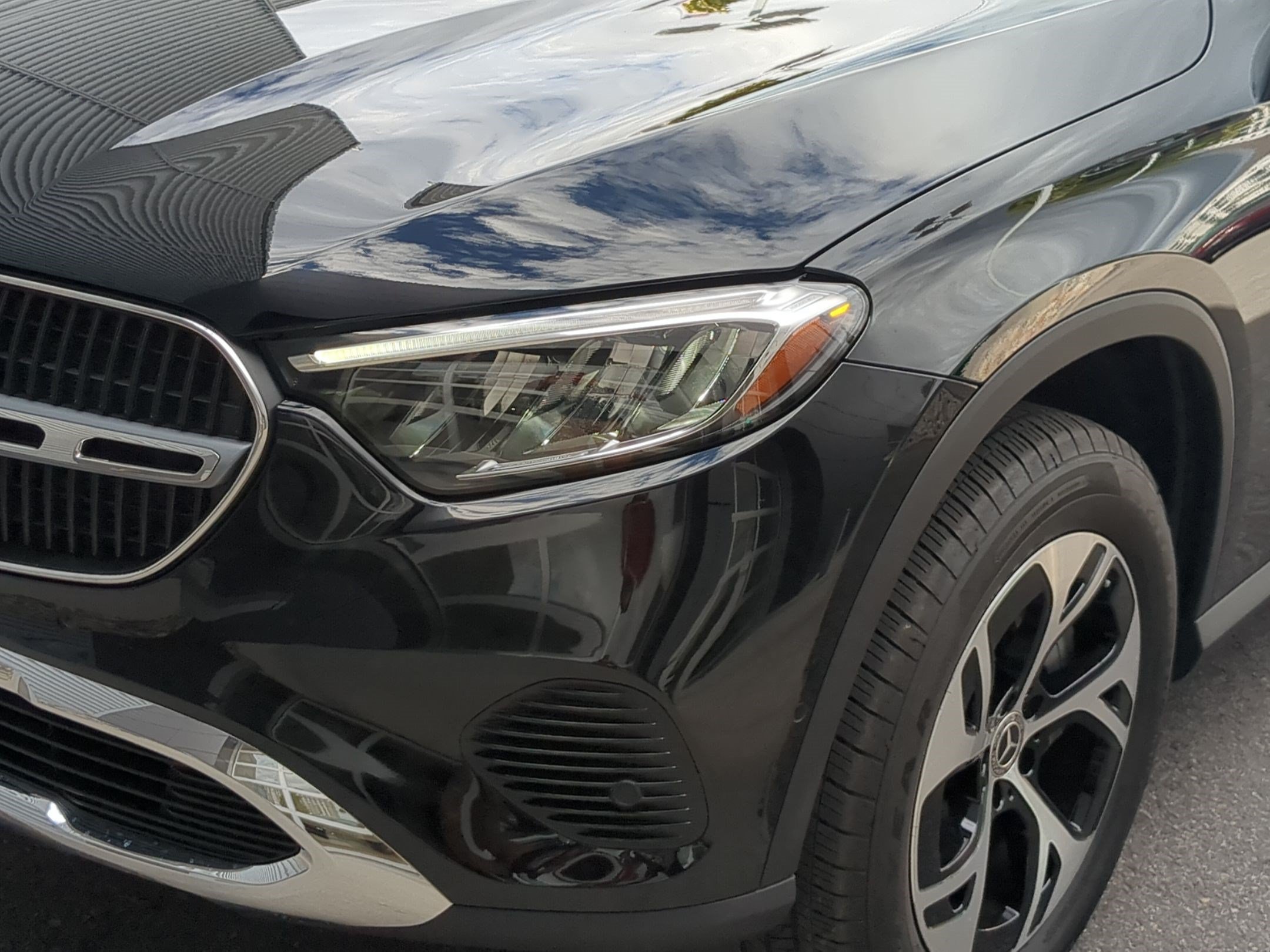 Used 2025 Black Mercedes-Benz GLC 350e image 10