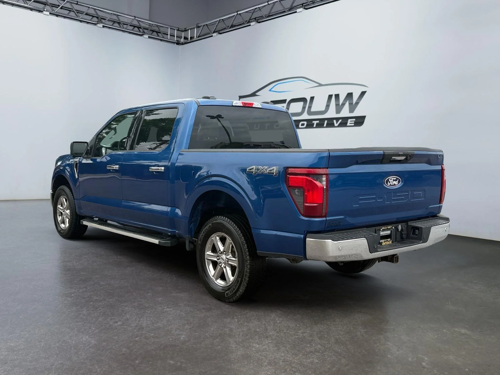 Used 2024 Atlas Blue Ford XLT image 5