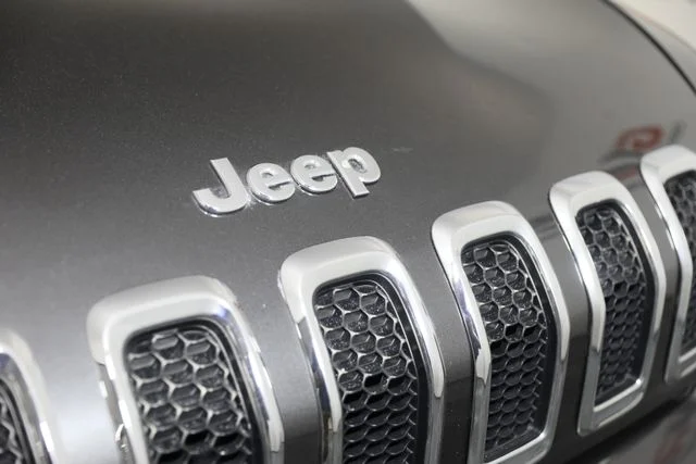 Used 2016 Gray Jeep Latitude image 29