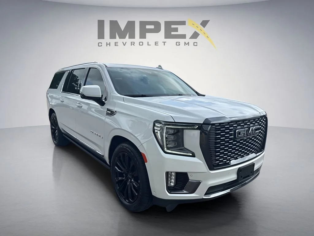 Used 2023 White GMC Denali Ultimate image 7