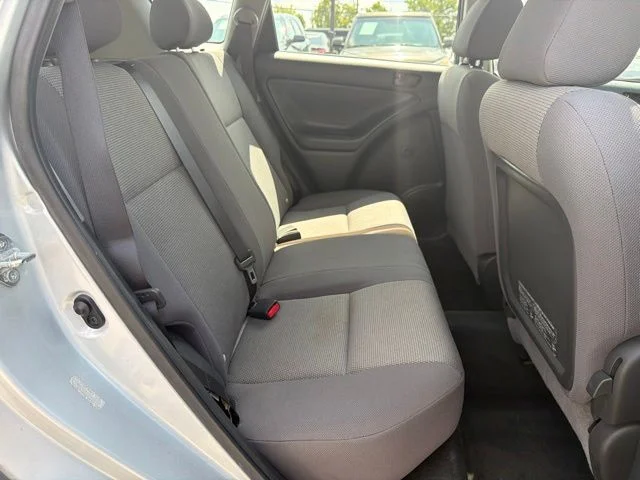 Used 2007 Silver Pontiac Base image 22