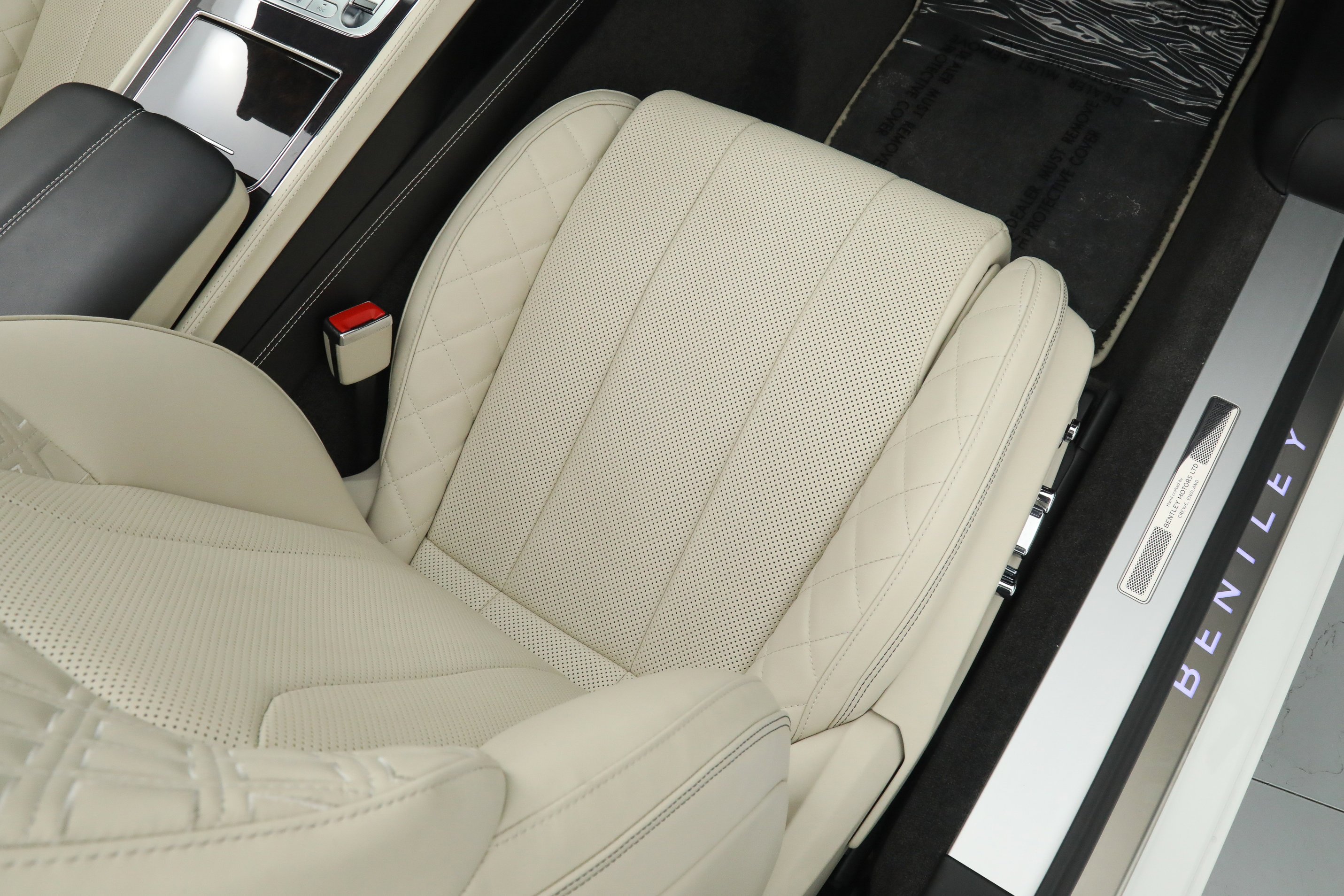 Used 2022 White Bentley GT V8 Convertible image 18