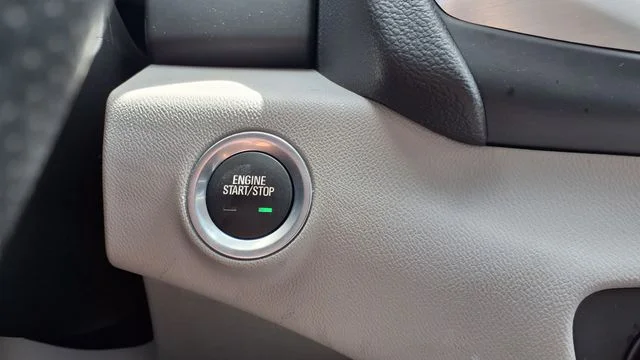 Used 2023 White GMC SLE image 28