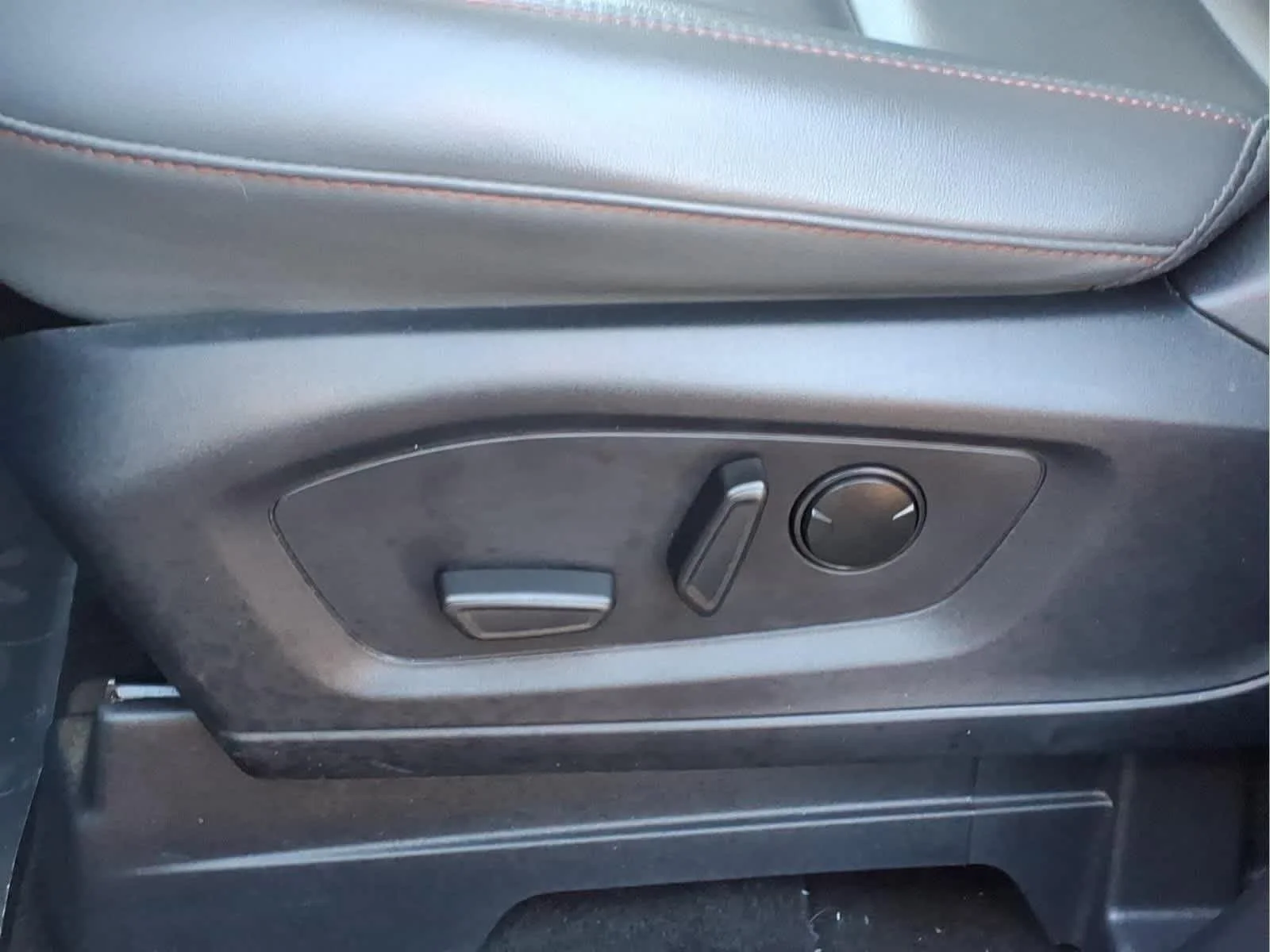 Used 2025 Vapor Blue Ford Active image 16