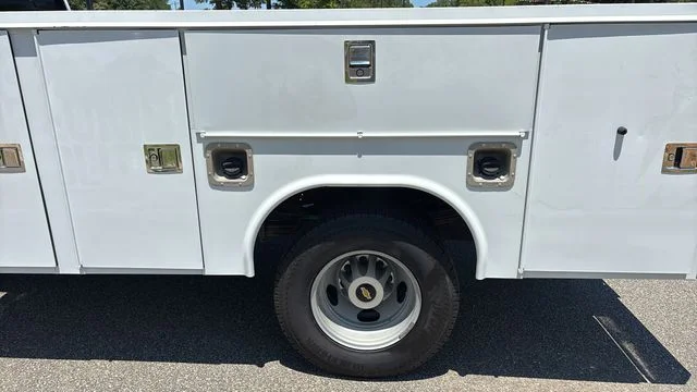 Used 2022 White Chevrolet Work Truck image 33