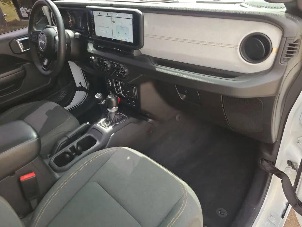 Used 2024 White Jeep Sport S image 11