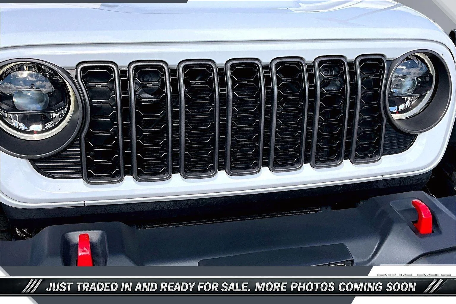 Used 2025 White Jeep 4-Door Rubicon 4x4 image 22