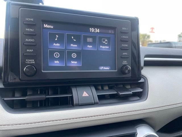 Used 2019 Silver Toyota XLE image 19