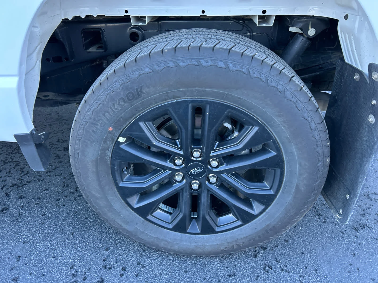 Certified Used 2025 Oxford White Clearcoat Ford LARIAT image 15