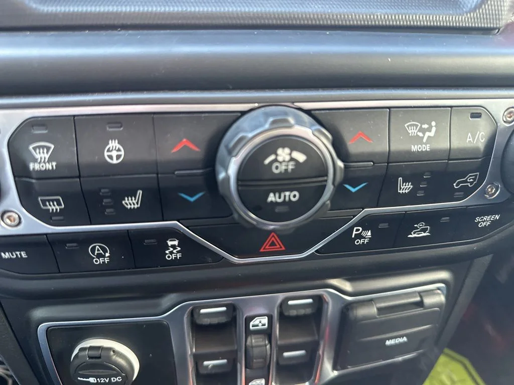 Certified Used 2022 Gray Jeep Unlimited Rubicon image 18