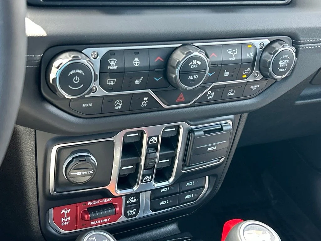 Certified Used 2026 REIGN Jeep Rubicon X image 34