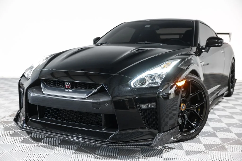 Used 2017 Black Nissan Premium image 14