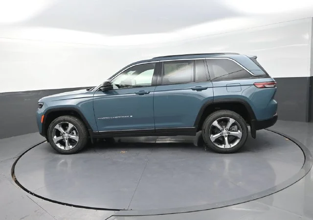 New 2026 Steel Blue Exterior Paint Jeep Limited image 5
