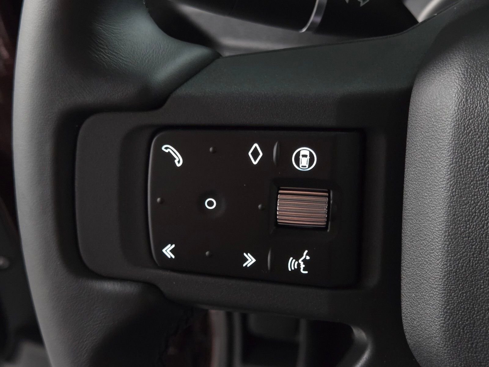 New 2026 Sedona Red Land Rover X-Dynamic SE image 26
