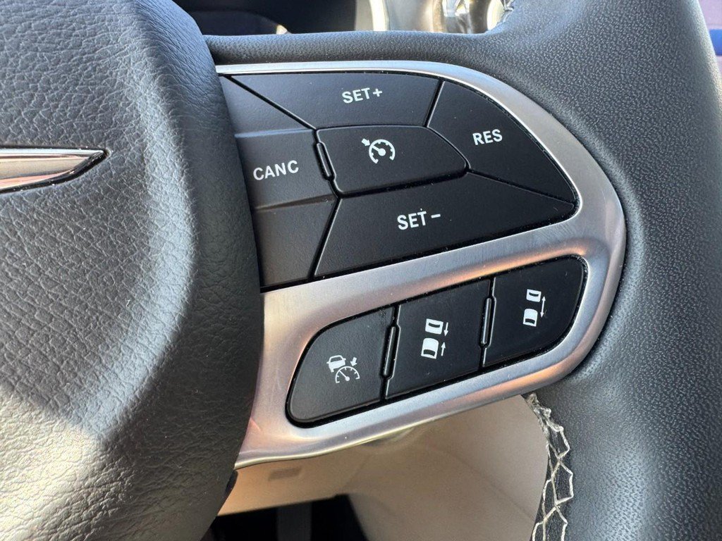 Used 2023 Black Chrysler Touring L image 18